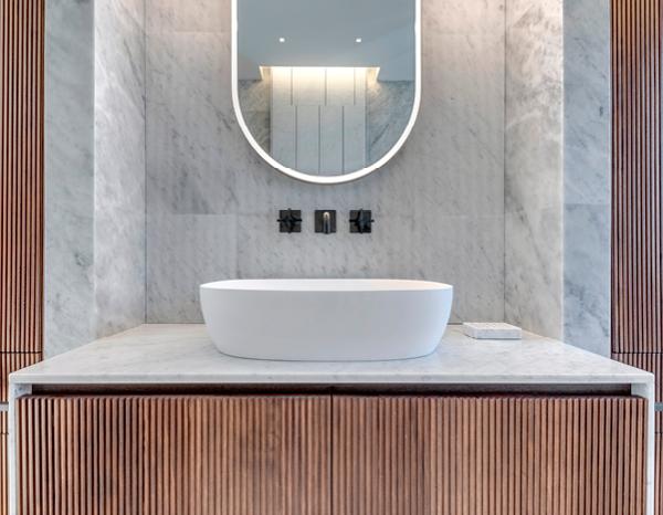 Dixi a Forte dei Marmi: l’acciaio incontra l’eleganza del marmo di Carrara