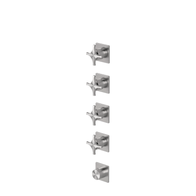 Thermostatic mixer with 4 manifolds