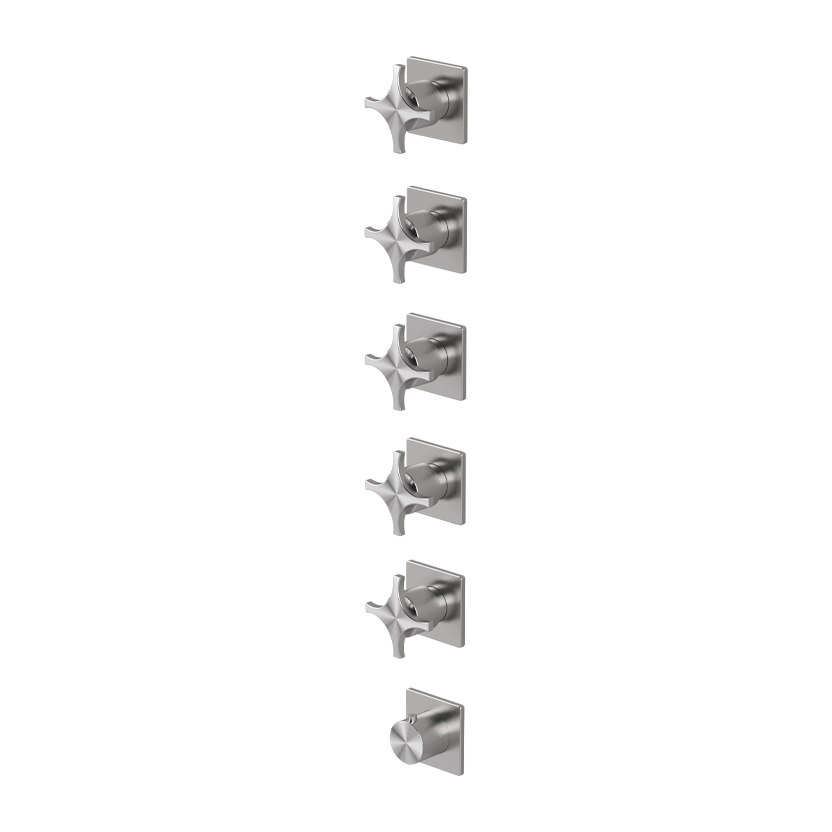 Thermostatic mixer with 5 manifolds