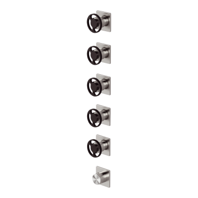  Thermostatic mixer with 5 manifolds