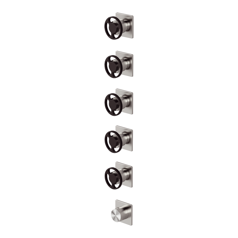  Thermostatic mixer with 5 manifolds