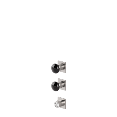 Thermostatic mixer with 2 manifolds