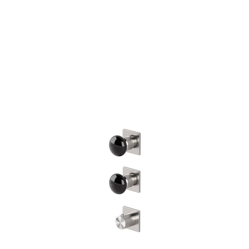 Thermostatic mixer with 2 manifolds