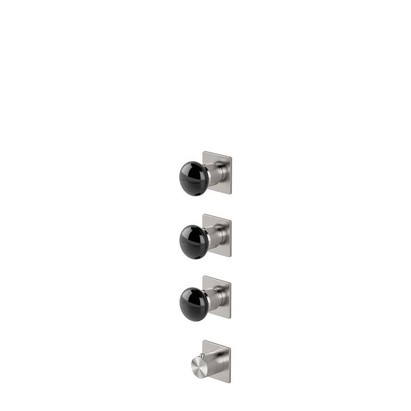 Thermostatic mixer with 3 manifolds