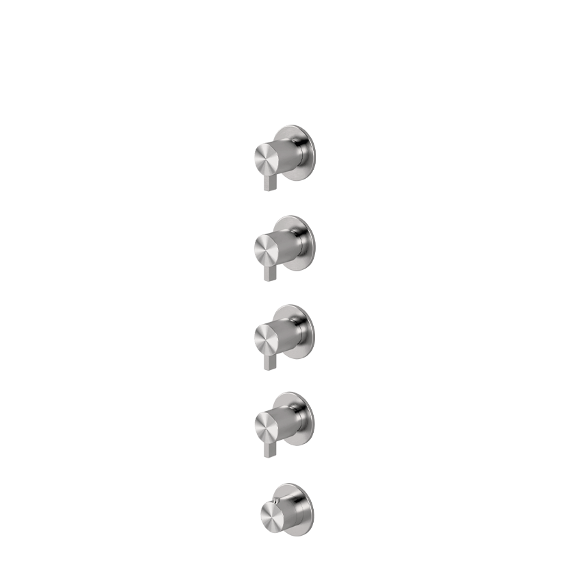 Thermostatic mixer with 4 manifolds