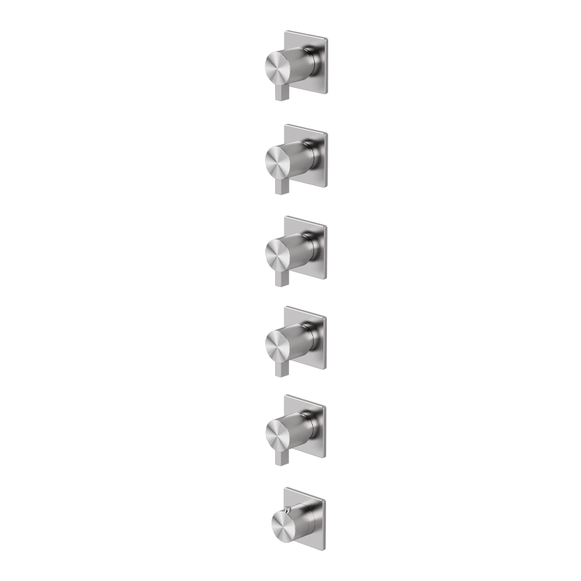 Thermostatic mixer with 5 manifolds